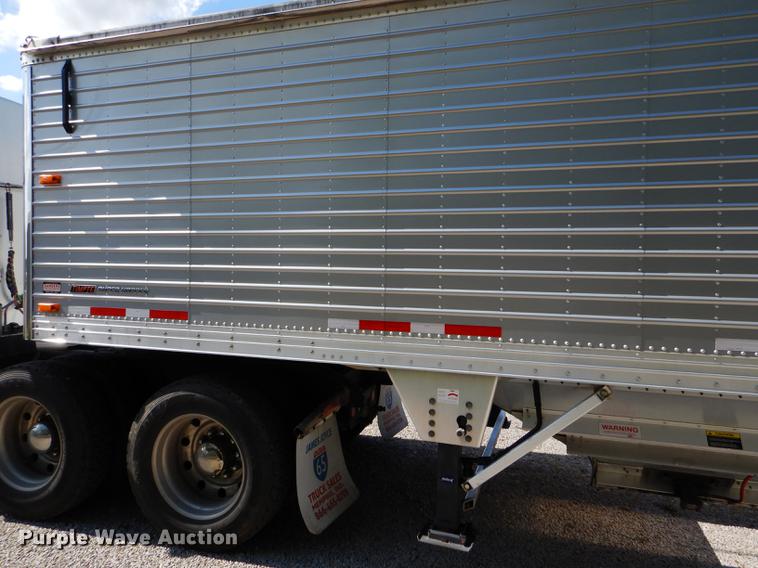 image for item FT9533 2017 Timpte Super Hopper double hopper bottom grain trailer