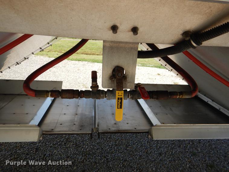 image for item FT9533 2017 Timpte Super Hopper double hopper bottom grain trailer