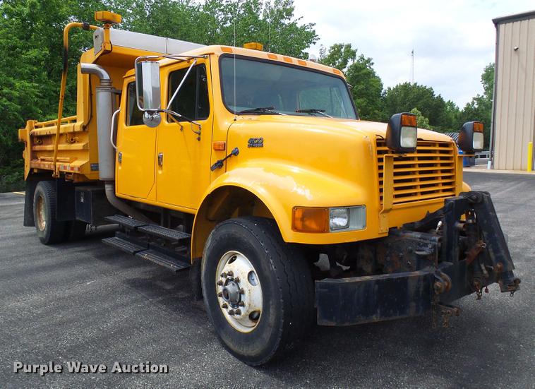 image for item DB2165 2002 International 4900 dump truck
