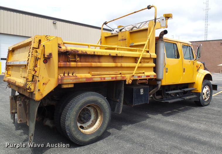 image for item DB2165 2002 International 4900 dump truck