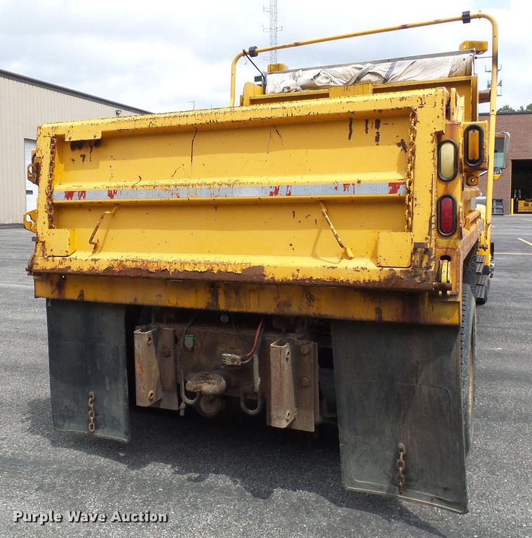 image for item DB2165 2002 International 4900 dump truck