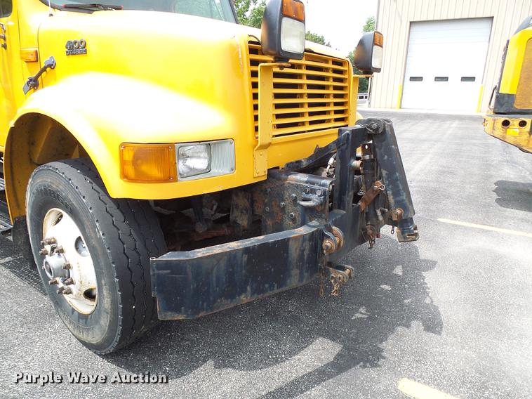 image for item DB2165 2002 International 4900 dump truck