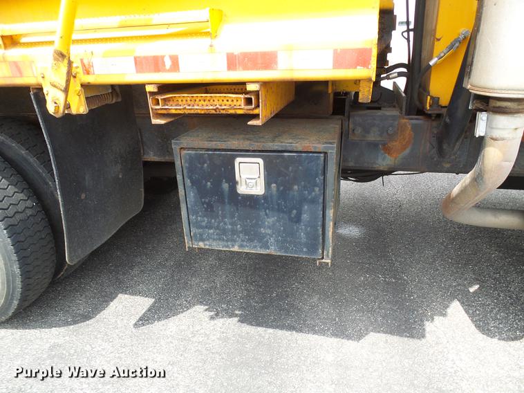 image for item DB2165 2002 International 4900 dump truck