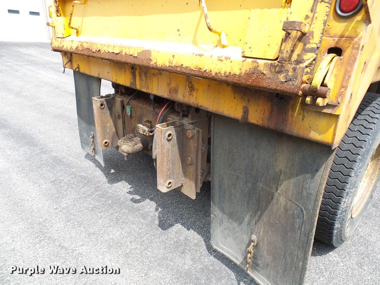 image for item DB2165 2002 International 4900 dump truck