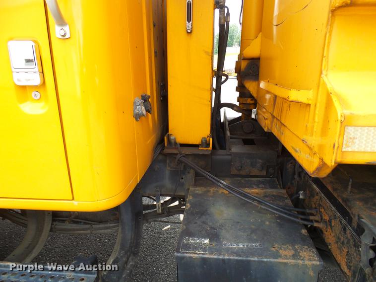 image for item DB2165 2002 International 4900 dump truck