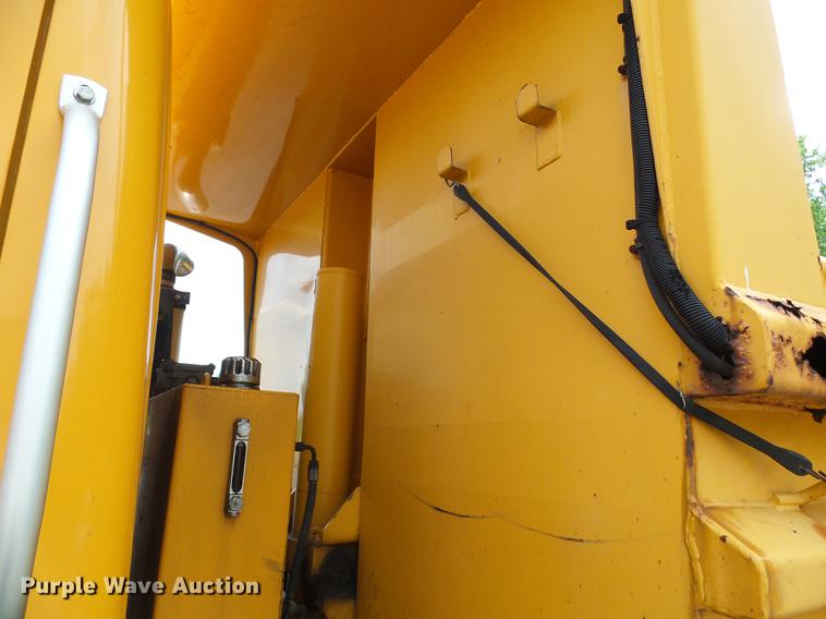 image for item DB2165 2002 International 4900 dump truck