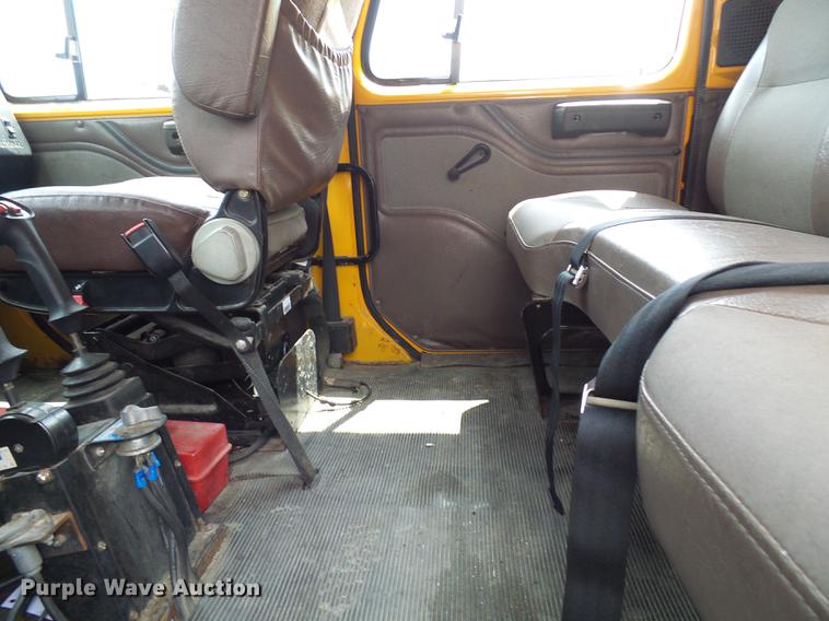 image for item DB2165 2002 International 4900 dump truck