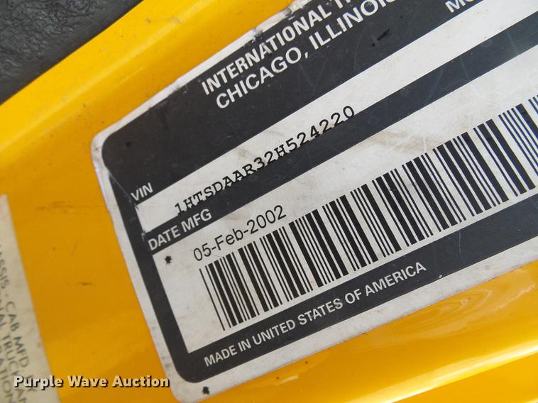 image for item DB2165 2002 International 4900 dump truck