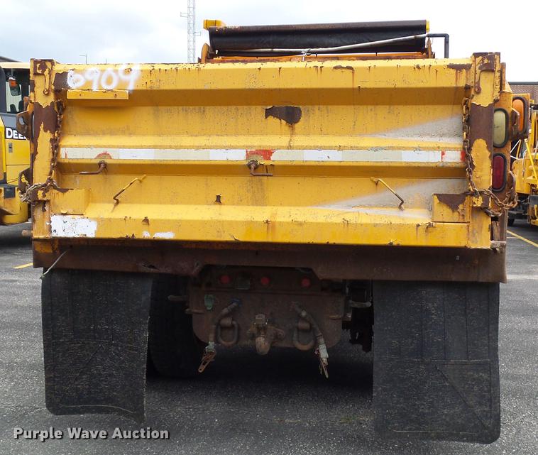 image for item DB2166 2002 International 4900 dump truck