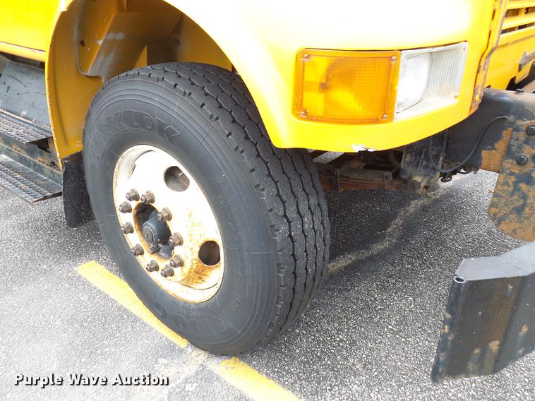 image for item DB2166 2002 International 4900 dump truck