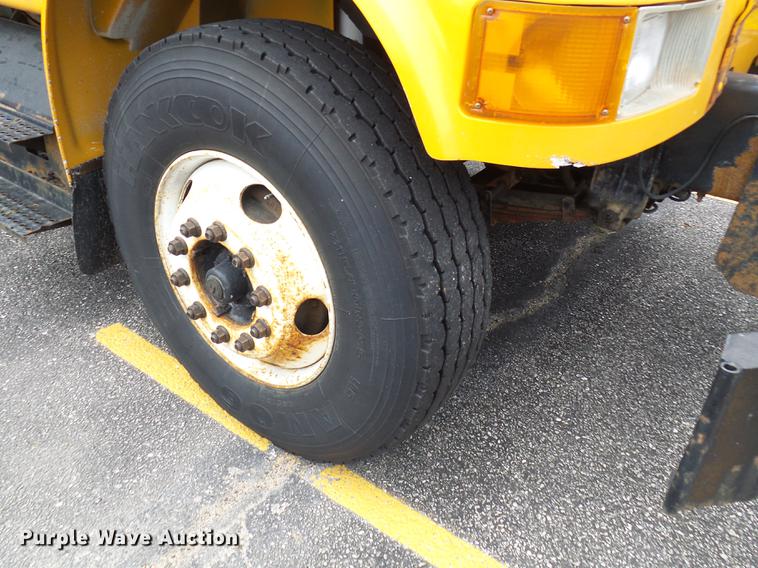 image for item DB2166 2002 International 4900 dump truck