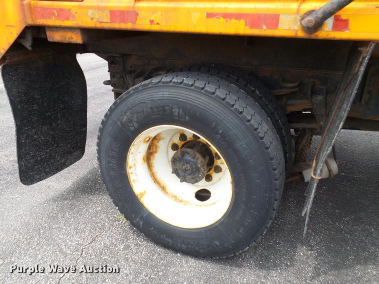 image for item DB2166 2002 International 4900 dump truck