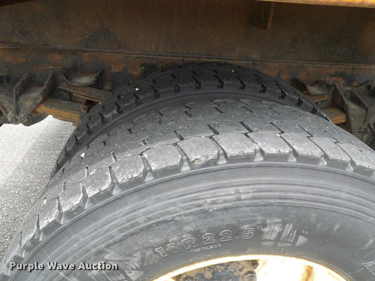 image for item DB2166 2002 International 4900 dump truck