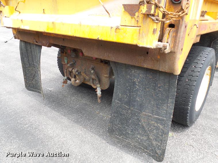 image for item DB2166 2002 International 4900 dump truck