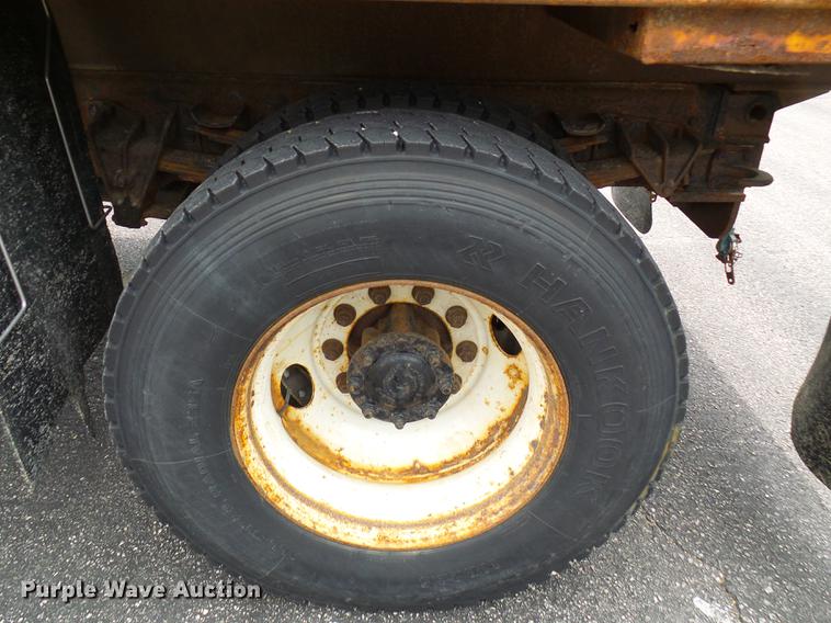 image for item DB2166 2002 International 4900 dump truck