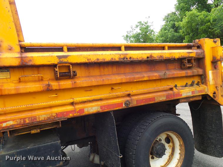 image for item DB2166 2002 International 4900 dump truck