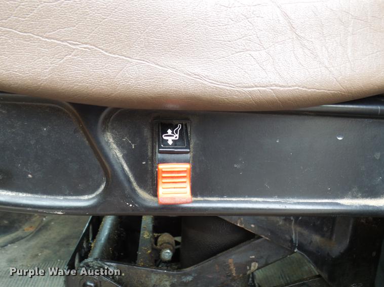 image for item DB2166 2002 International 4900 dump truck