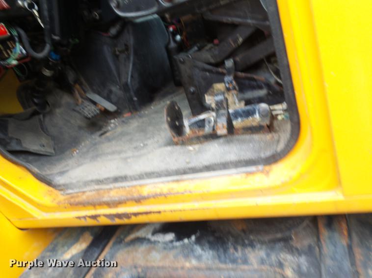 image for item DB2166 2002 International 4900 dump truck