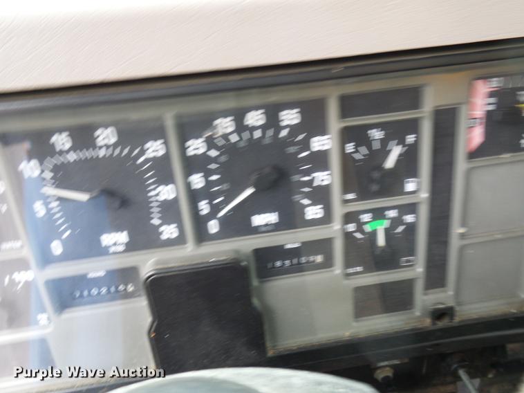 image for item DB2166 2002 International 4900 dump truck