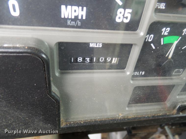 image for item DB2166 2002 International 4900 dump truck