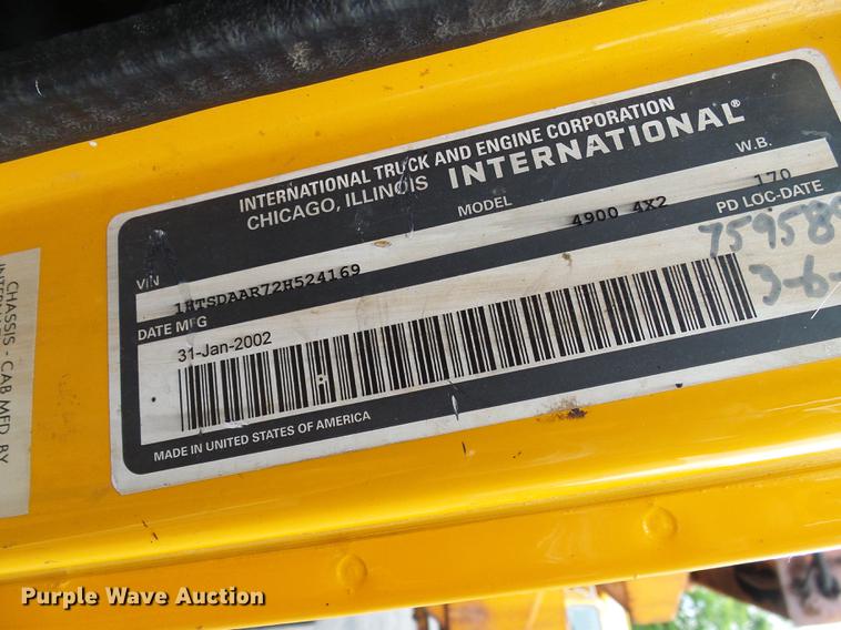 image for item DB2166 2002 International 4900 dump truck