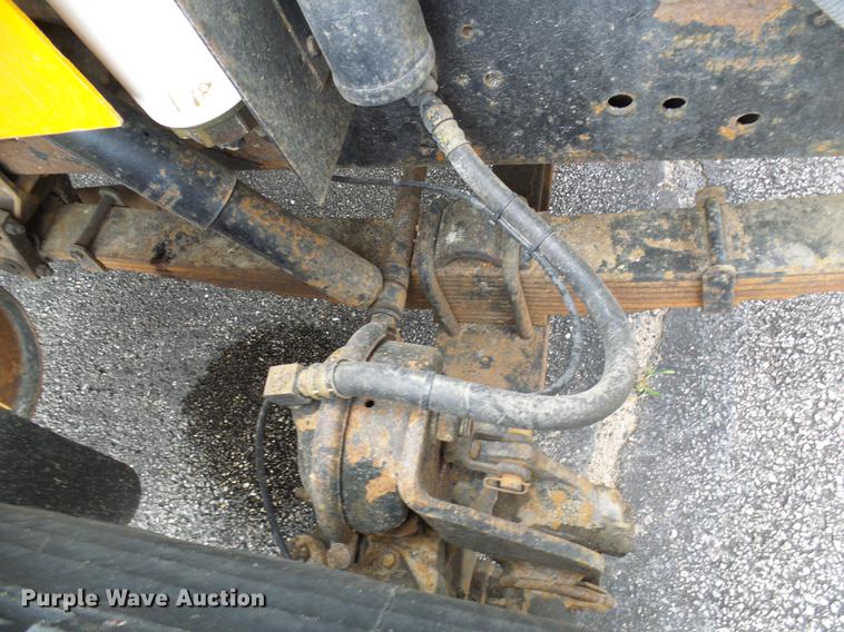 image for item DB2166 2002 International 4900 dump truck