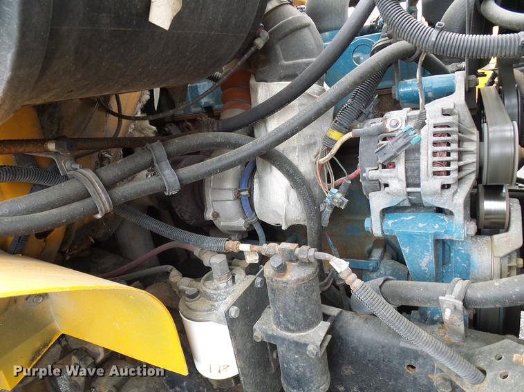 image for item DB2166 2002 International 4900 dump truck