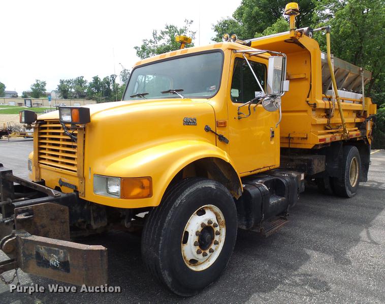 image for item DB2167 2002 International 4900 dump truck