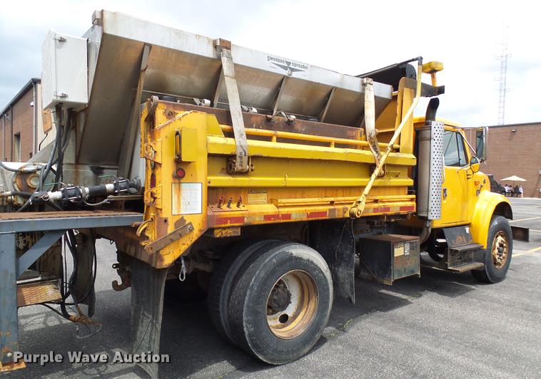 image for item DB2167 2002 International 4900 dump truck