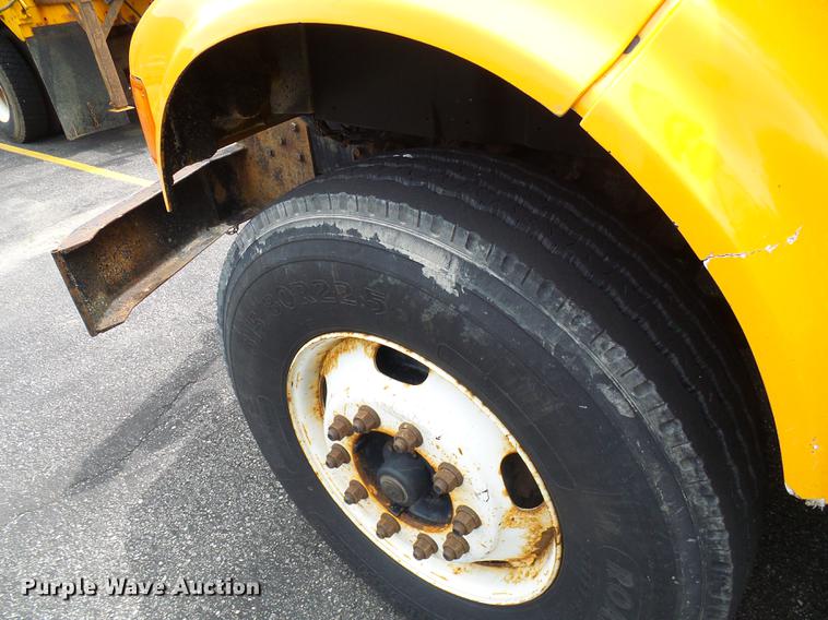 image for item DB2167 2002 International 4900 dump truck