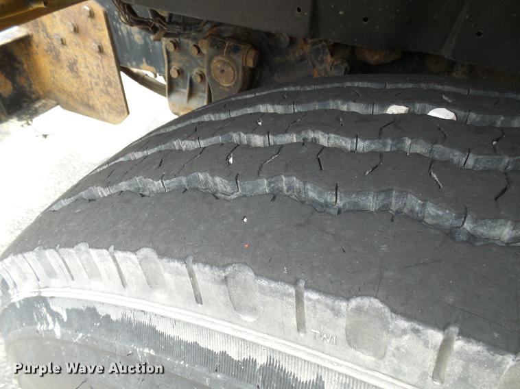 image for item DB2167 2002 International 4900 dump truck