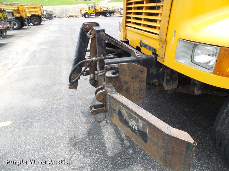 image for item DB2167 2002 International 4900 dump truck