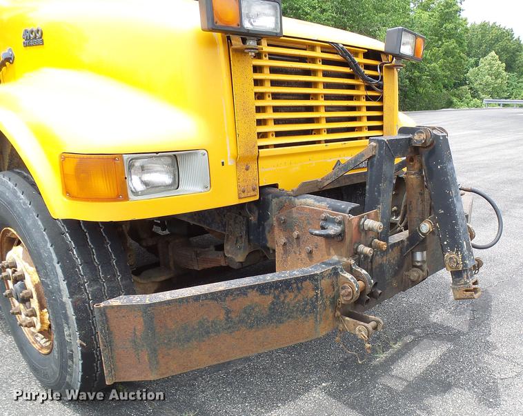 image for item DB2167 2002 International 4900 dump truck