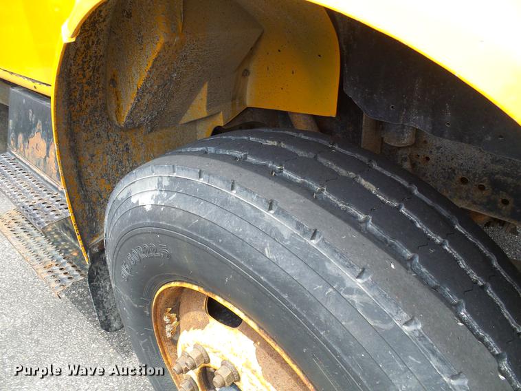 image for item DB2167 2002 International 4900 dump truck