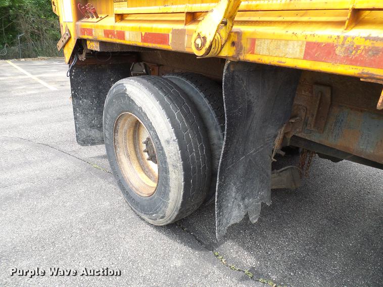 image for item DB2167 2002 International 4900 dump truck