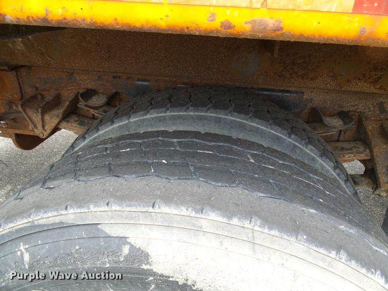 image for item DB2167 2002 International 4900 dump truck