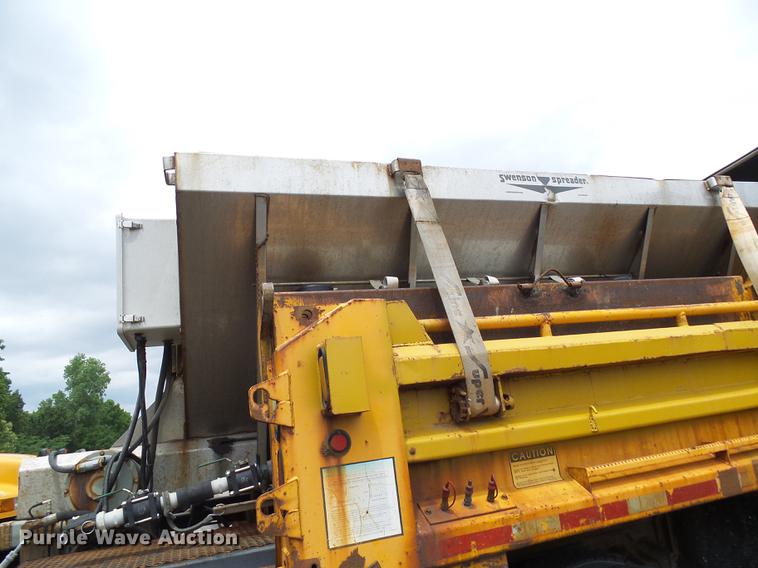 image for item DB2167 2002 International 4900 dump truck