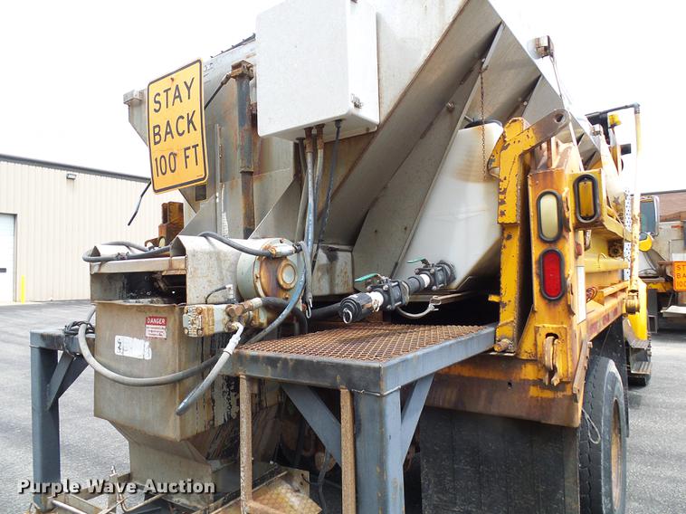 image for item DB2167 2002 International 4900 dump truck