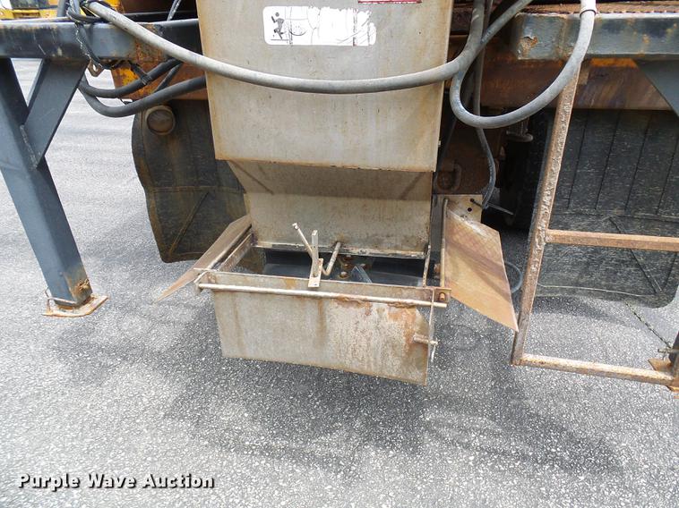 image for item DB2167 2002 International 4900 dump truck