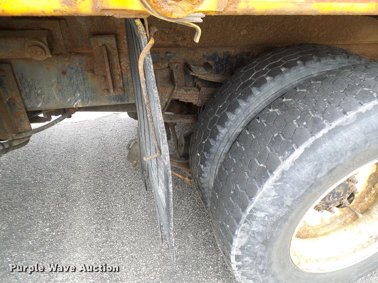 image for item DB2167 2002 International 4900 dump truck