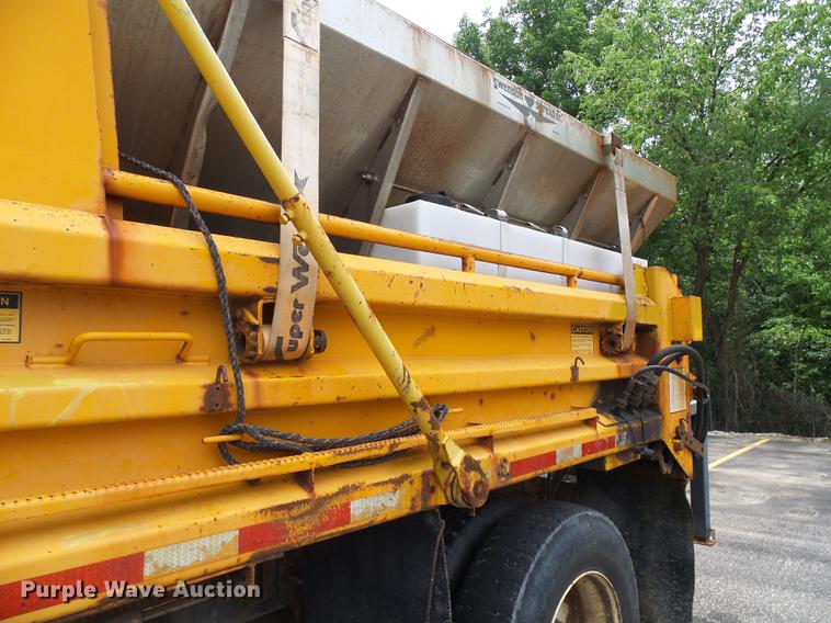 image for item DB2167 2002 International 4900 dump truck