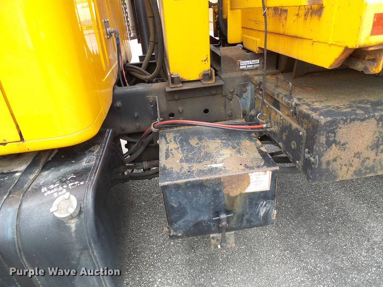 image for item DB2167 2002 International 4900 dump truck