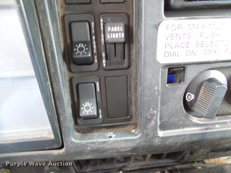 image for item DB2167 2002 International 4900 dump truck