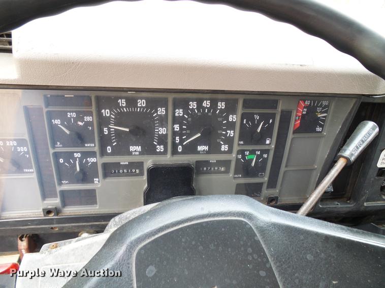 image for item DB2167 2002 International 4900 dump truck