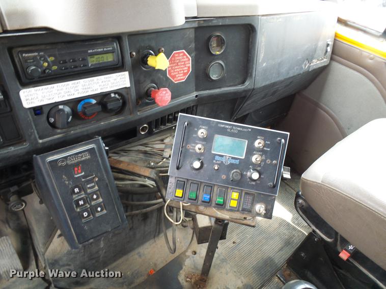 image for item DB2167 2002 International 4900 dump truck