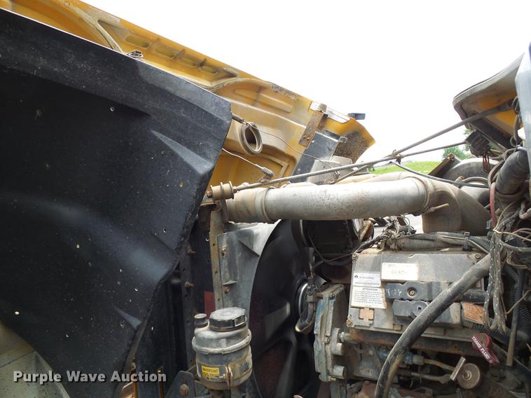 image for item DB2167 2002 International 4900 dump truck