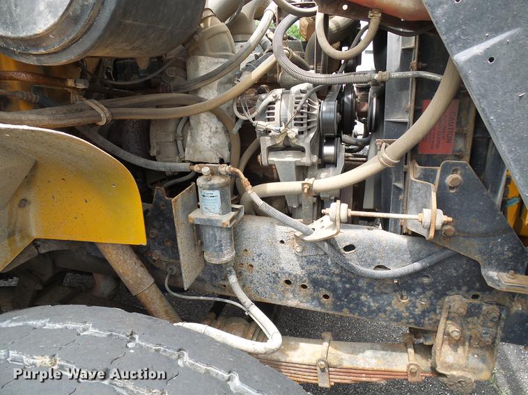 image for item DB2167 2002 International 4900 dump truck