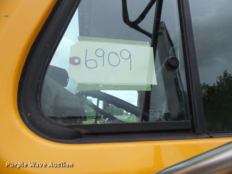 image for item DB2167 2002 International 4900 dump truck