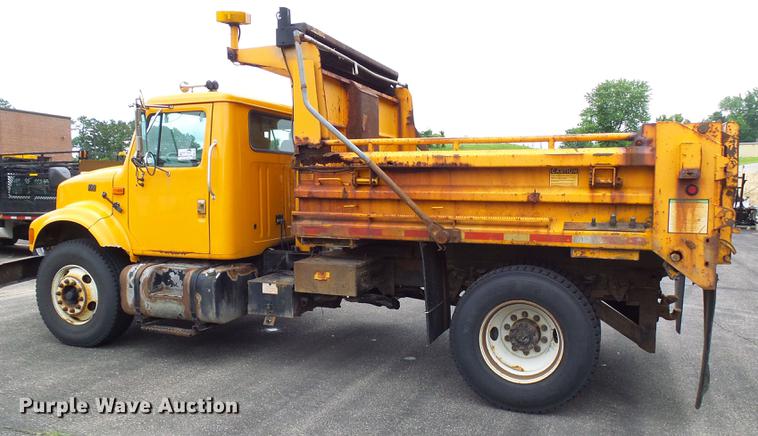 image for item DB2168 2002 International 4700 dump truck
