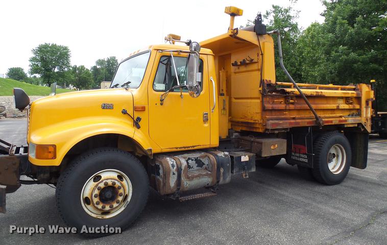 image for item DB2168 2002 International 4700 dump truck